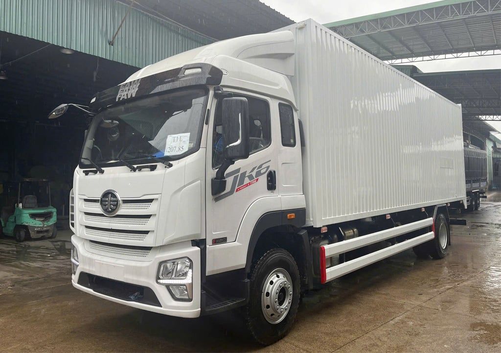 faw 8 tấn thùng dài 8m2