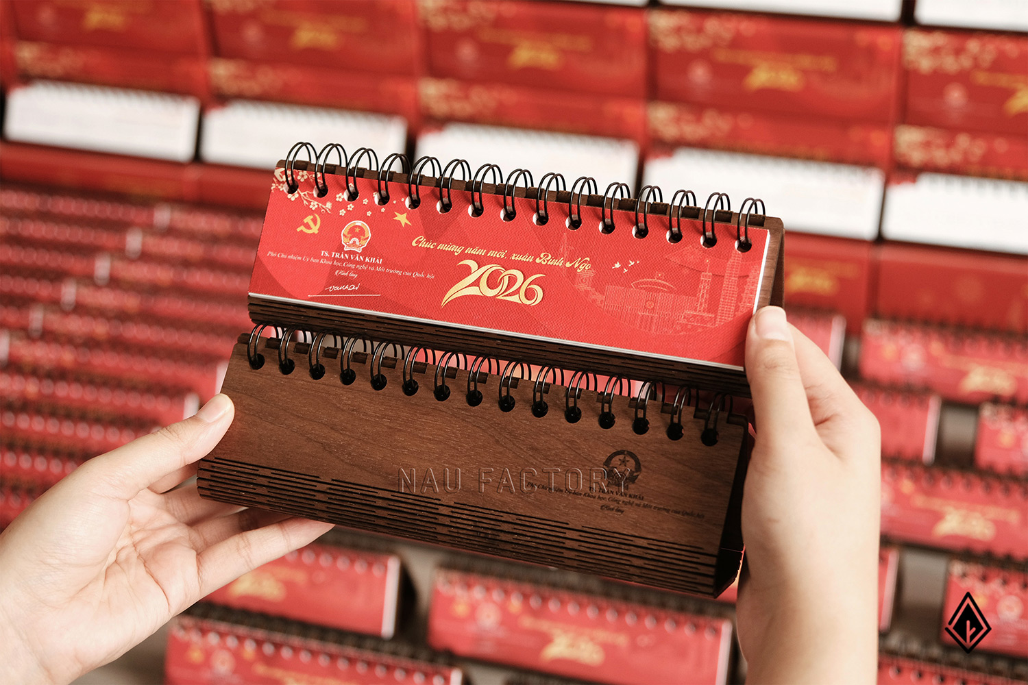 lịch gỗ form ngang