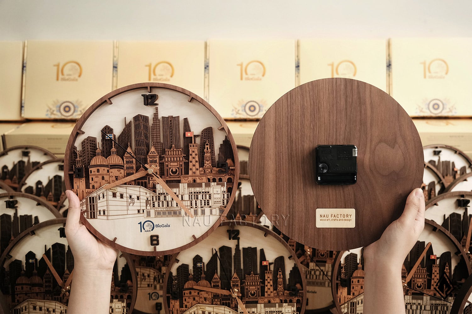 đồng hồ gỗ skyline