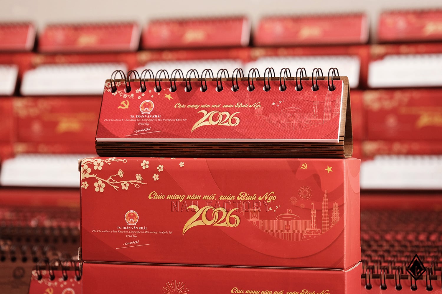 lịch gỗ form ngang