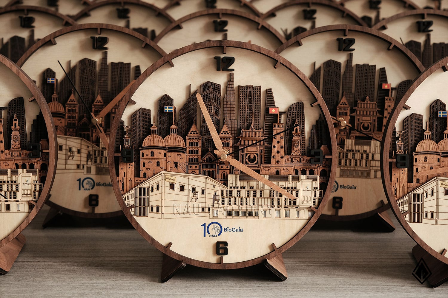 đồng hồ gỗ skyline