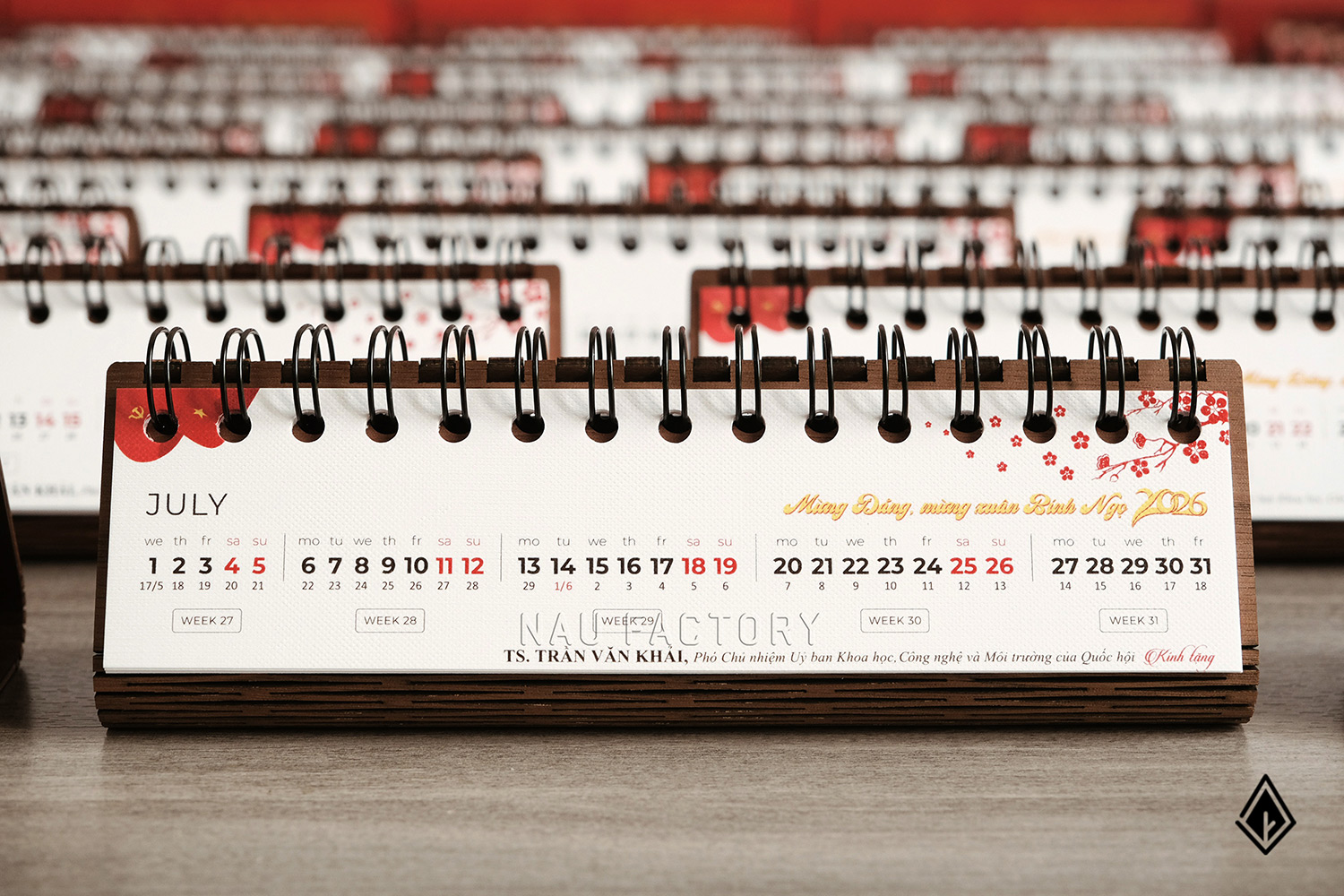 lịch gỗ form ngang