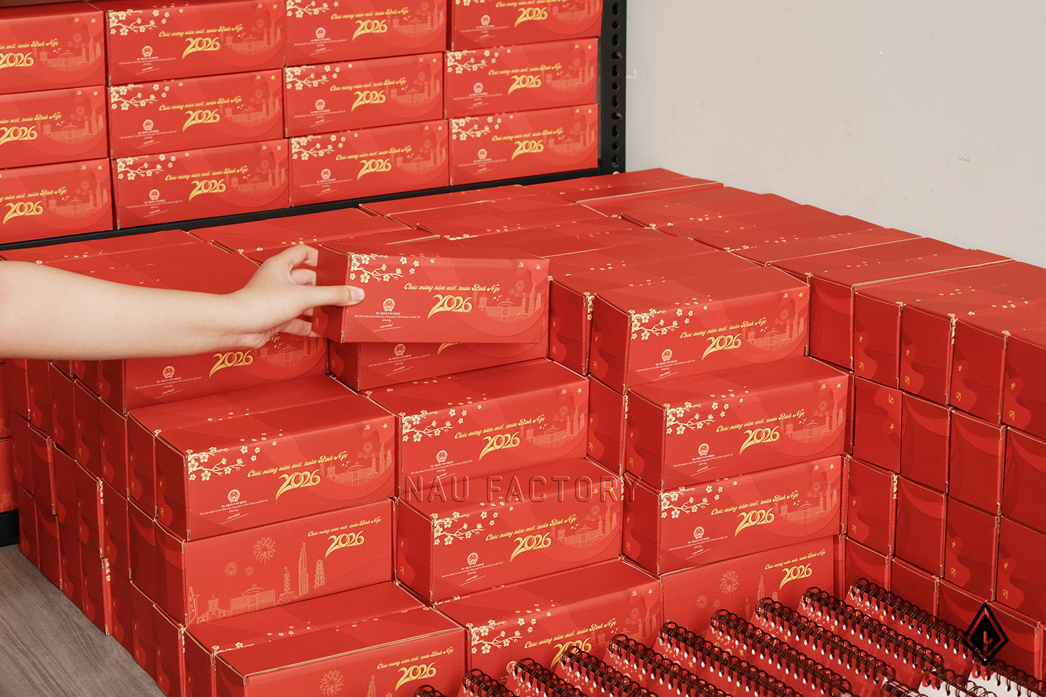 lịch gỗ form ngang