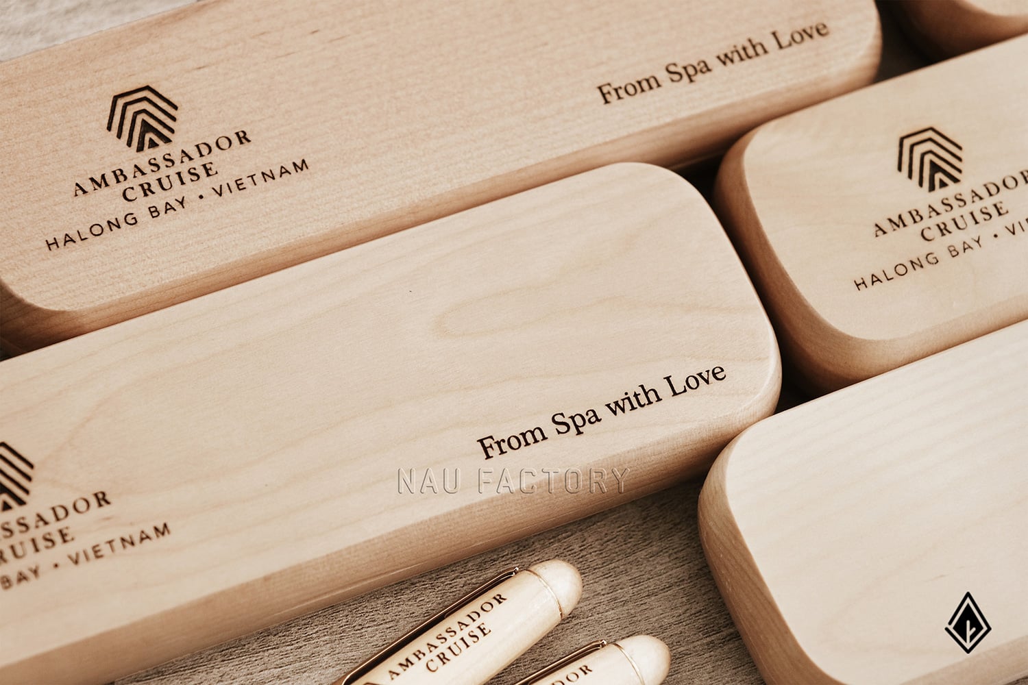 Set bút và hộp bút gỗ