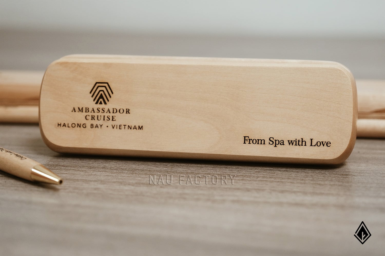 Set bút và hộp bút gỗ