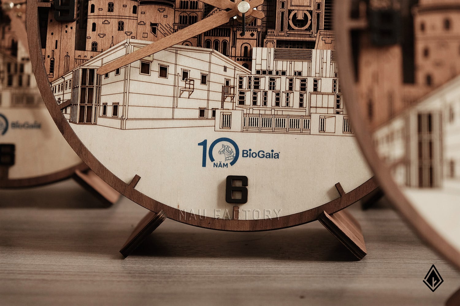 đồng hồ gỗ skyline