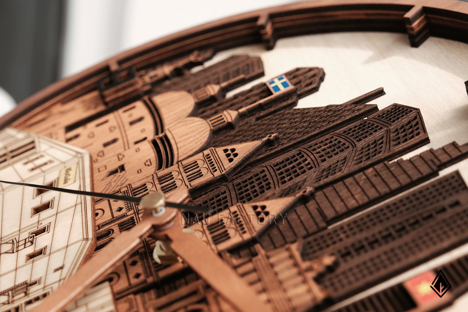 đồng hồ gỗ skyline