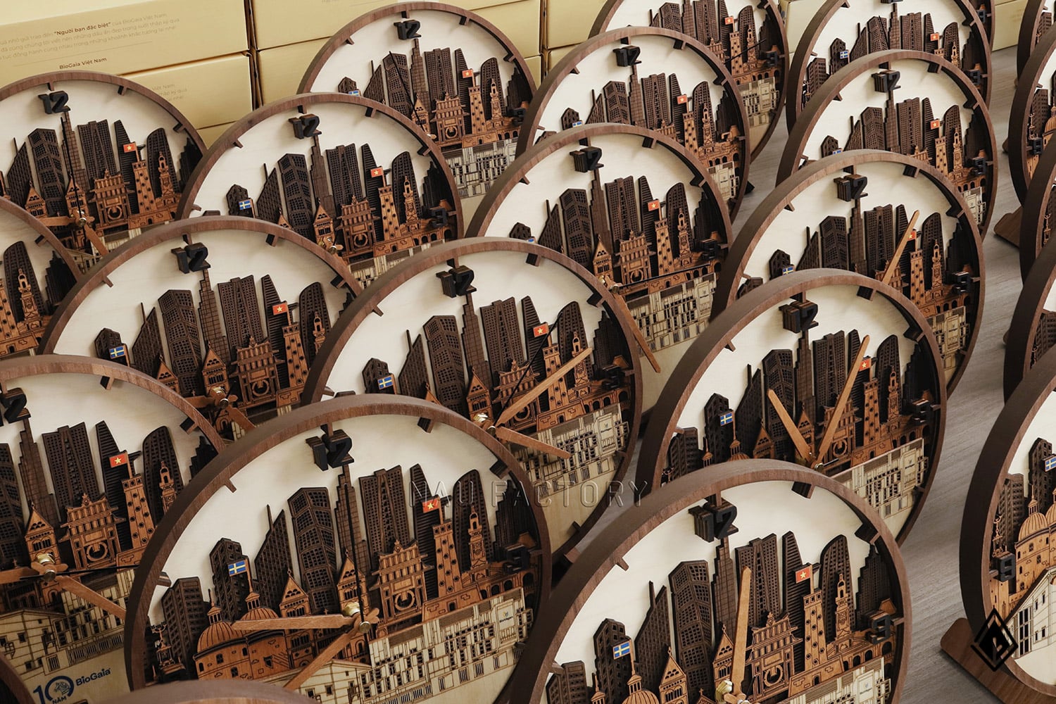 đồng hồ gỗ skyline