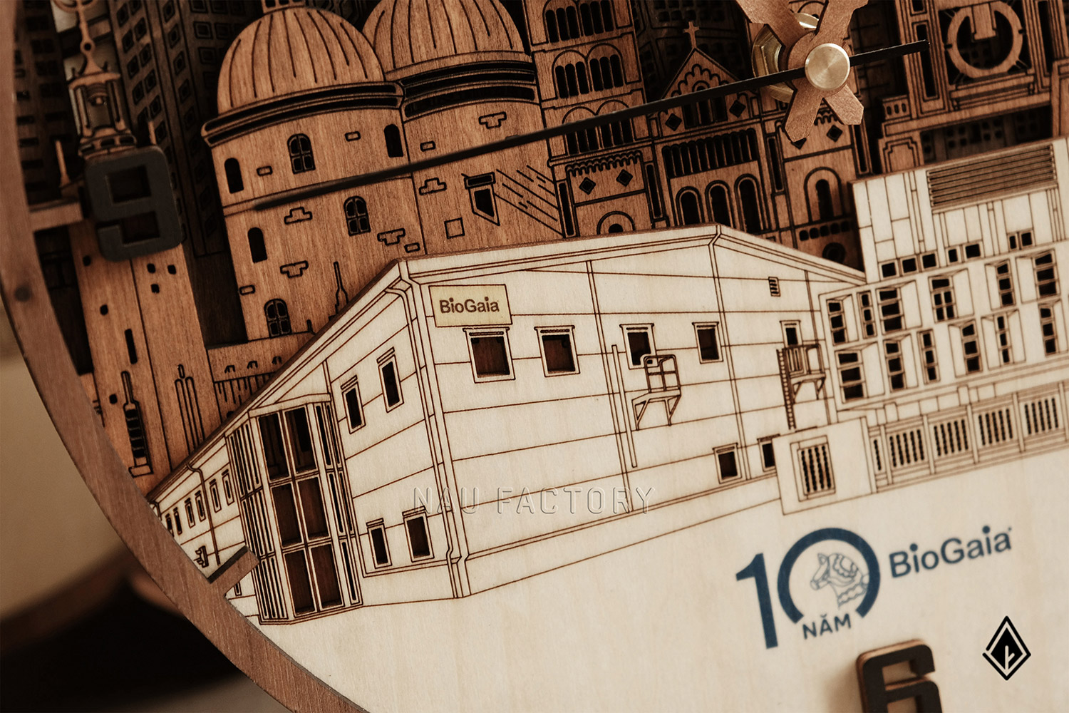 đồng hồ gỗ skyline