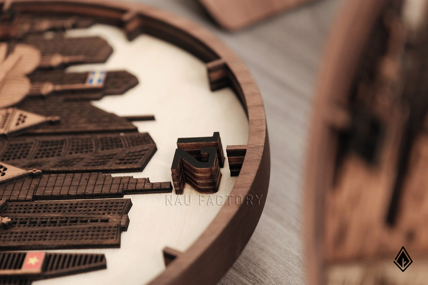 đồng hồ gỗ skyline