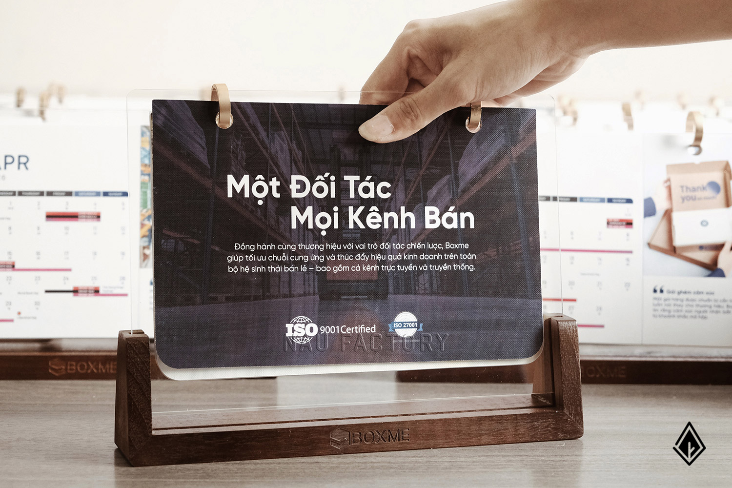 lịch gỗ chữ U