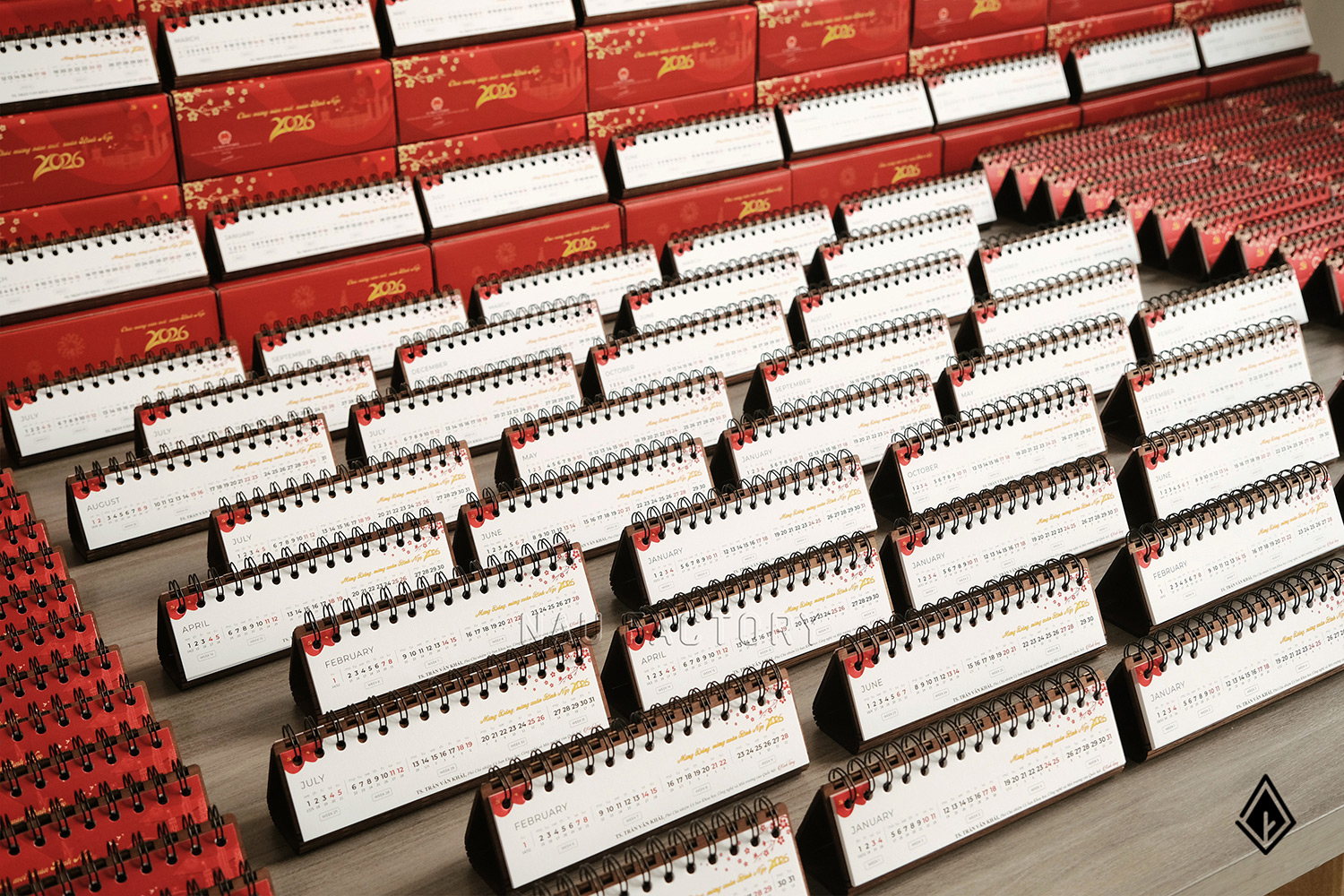 lịch gỗ form ngang