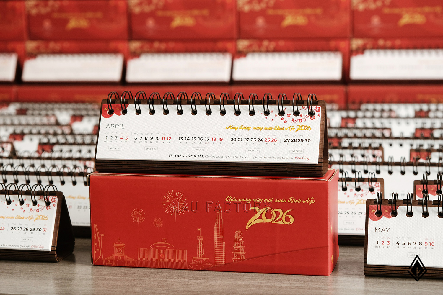 lịch gỗ form ngang