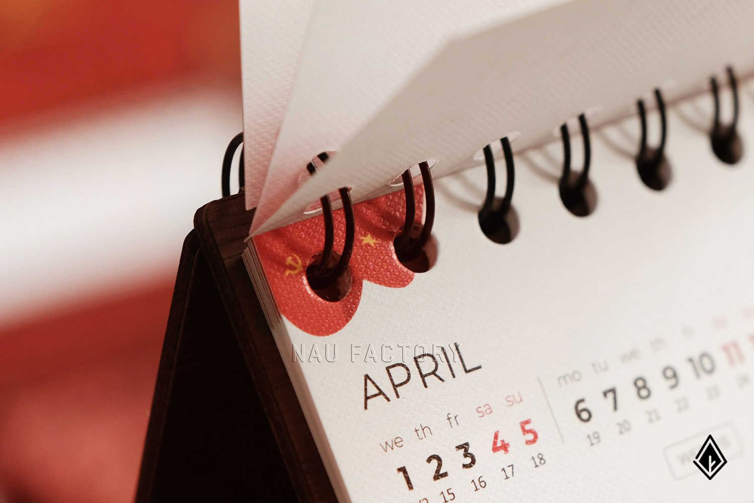 lịch gỗ form ngang