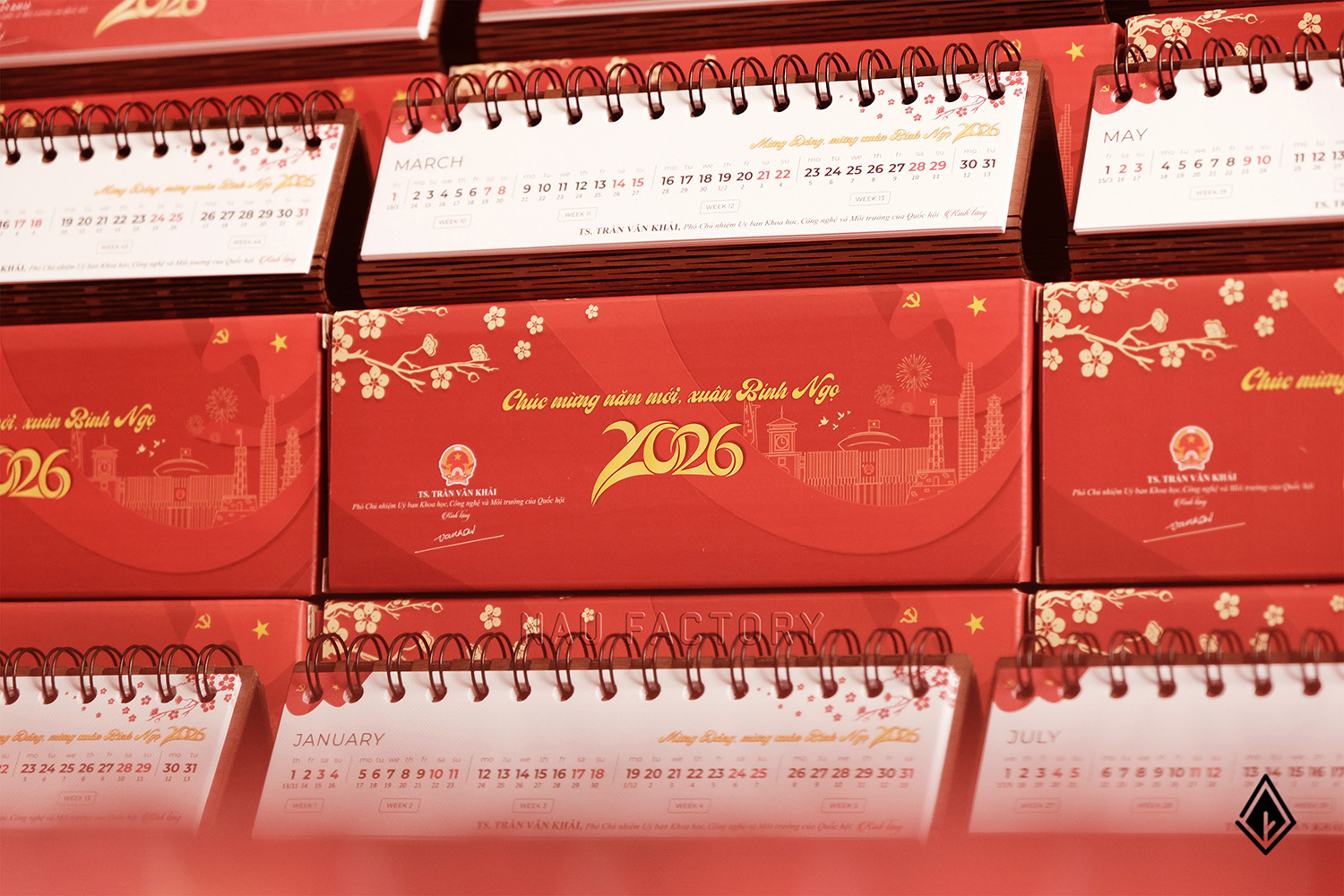 lịch gỗ form ngang