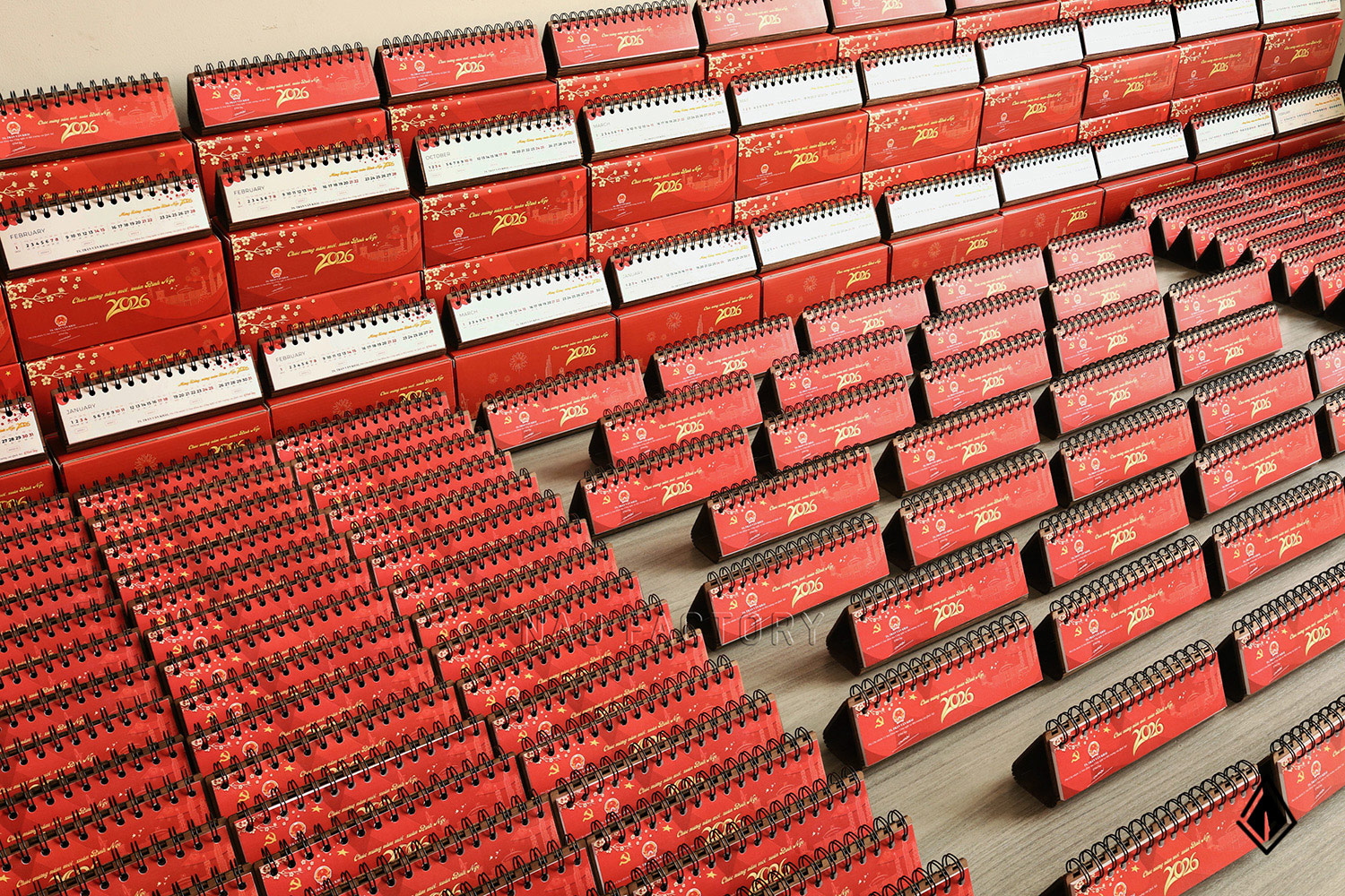 lịch gỗ form ngang