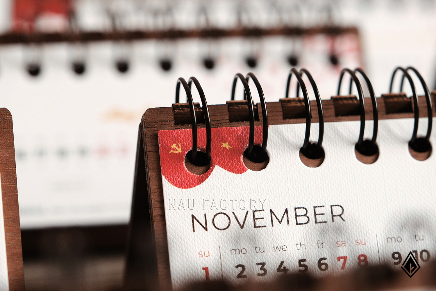 lịch gỗ form ngang