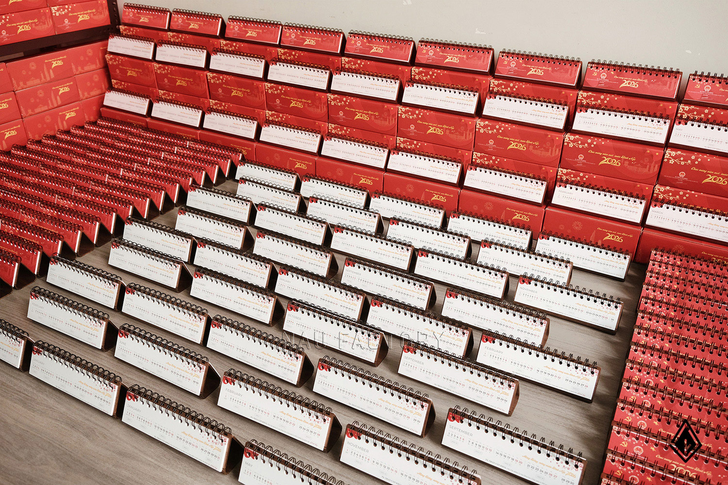 lịch gỗ form ngang