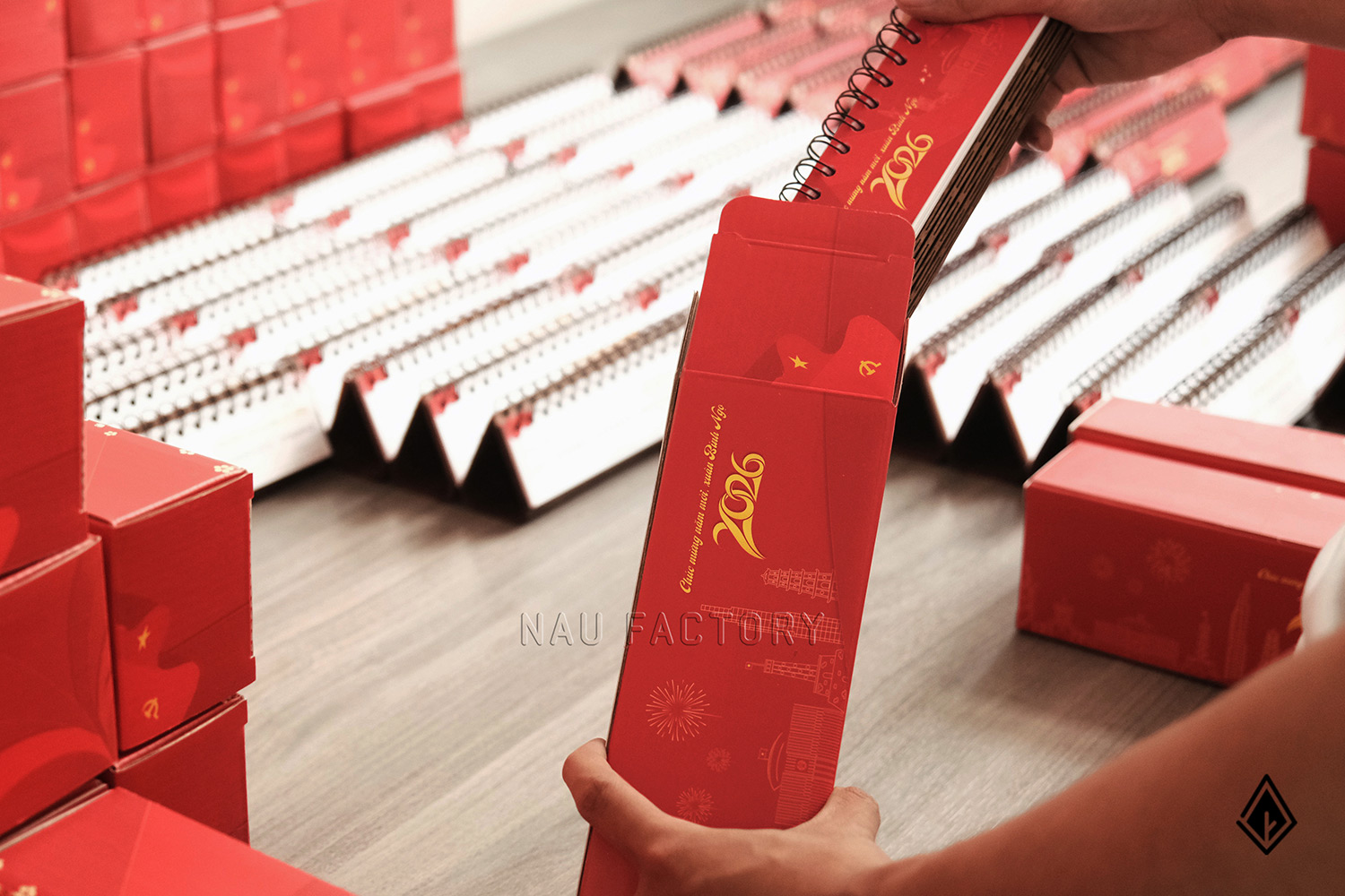 lịch gỗ form ngang