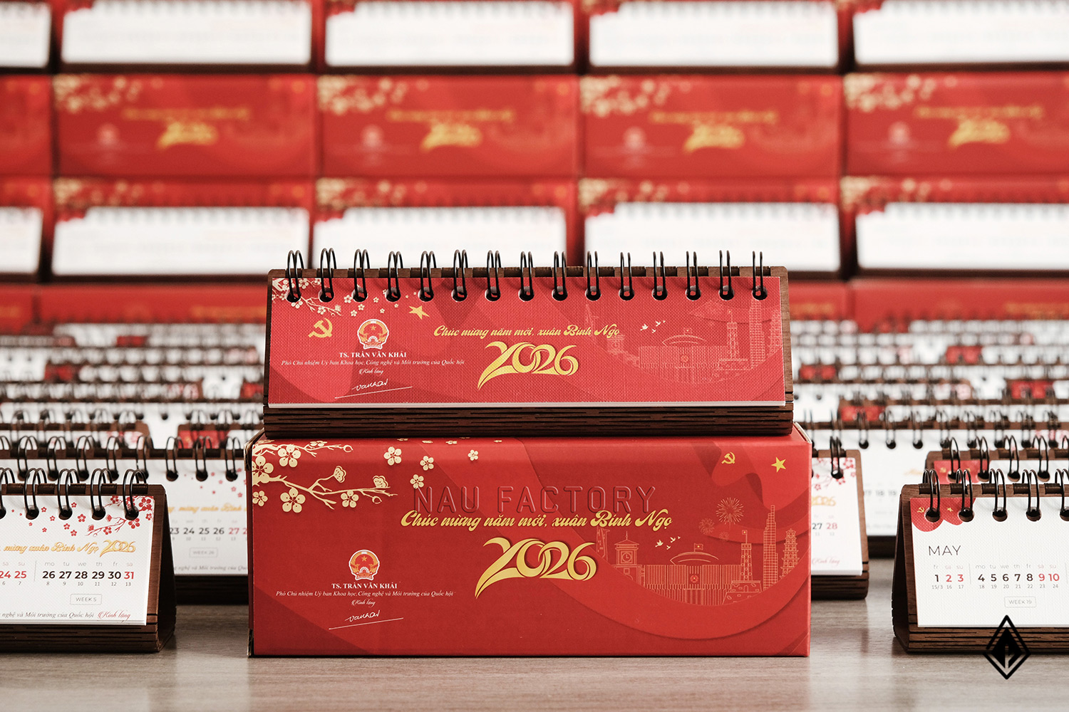 lịch gỗ form ngang