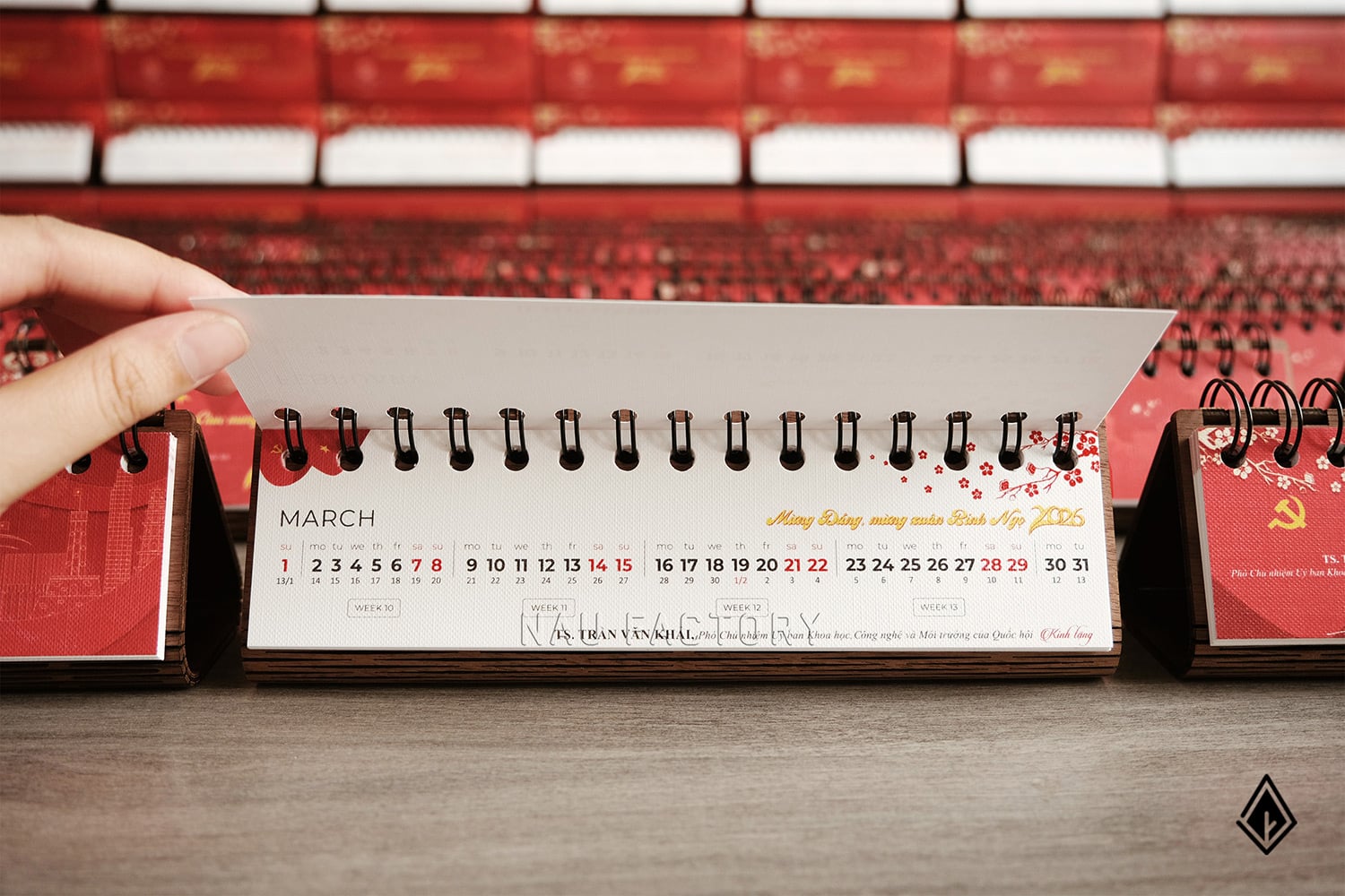 lịch gỗ form ngang