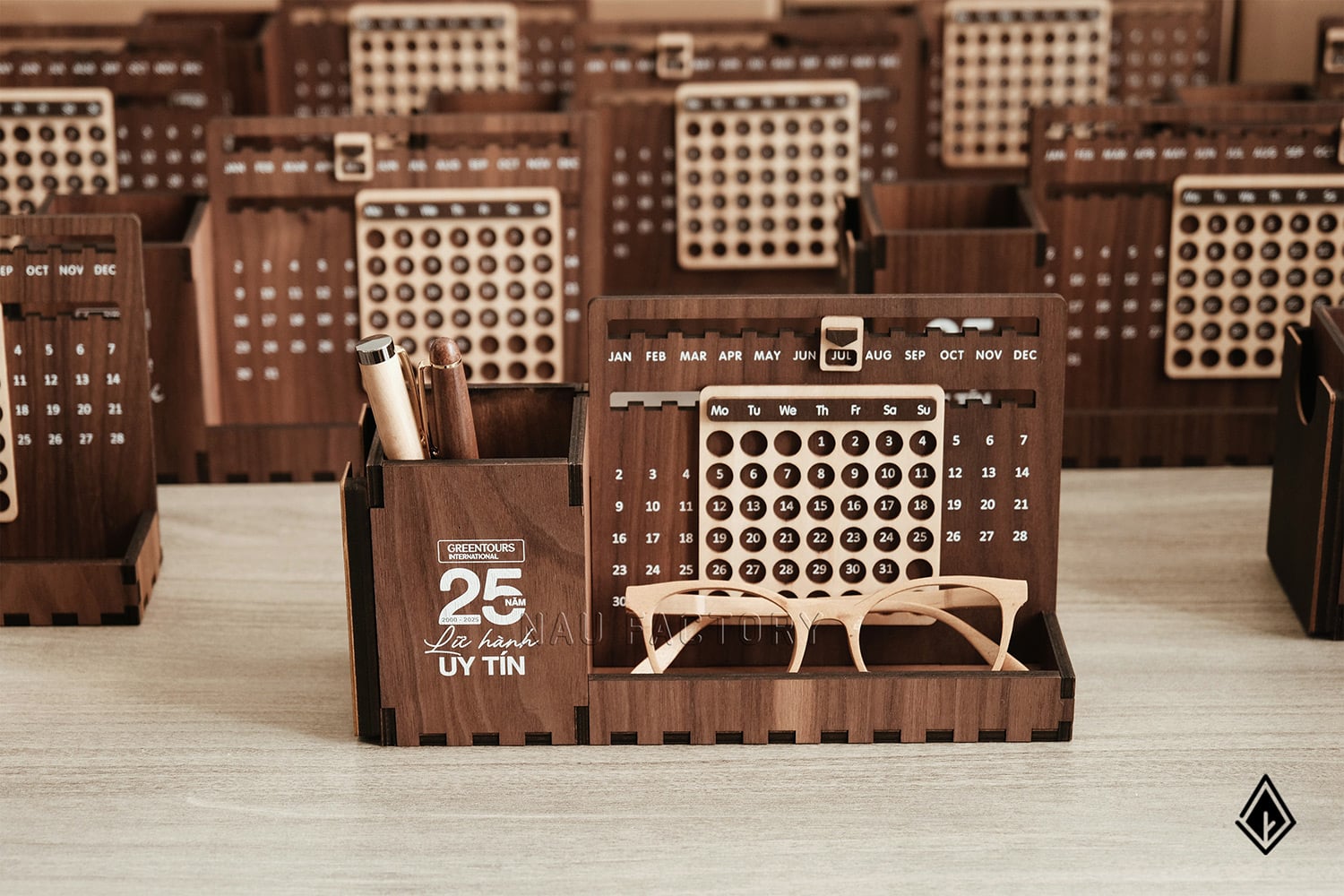 lịch gỗ vạn niên