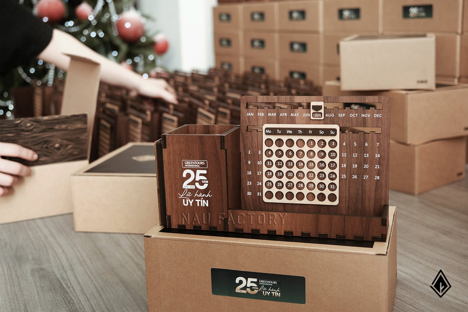 lịch gỗ vạn niên