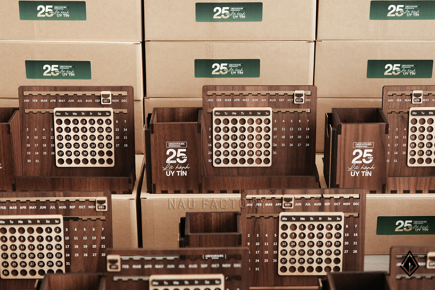 lịch gỗ vạn niên