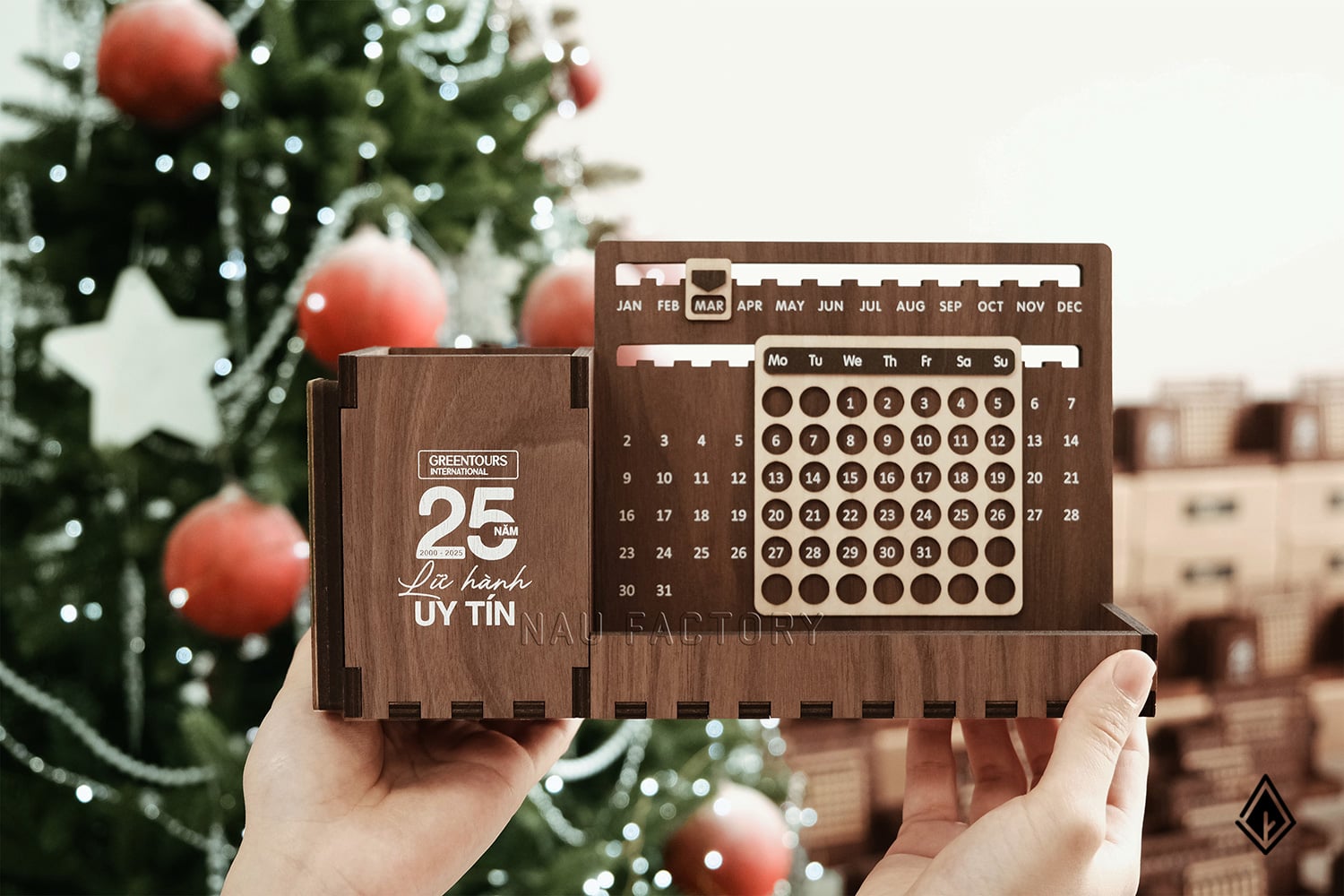 lịch gỗ vạn niên