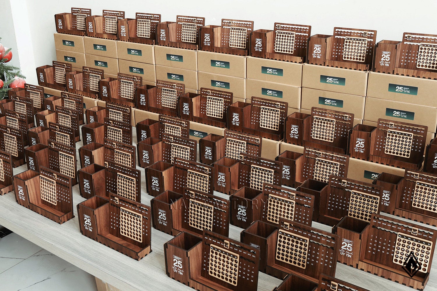 lịch gỗ vạn niên