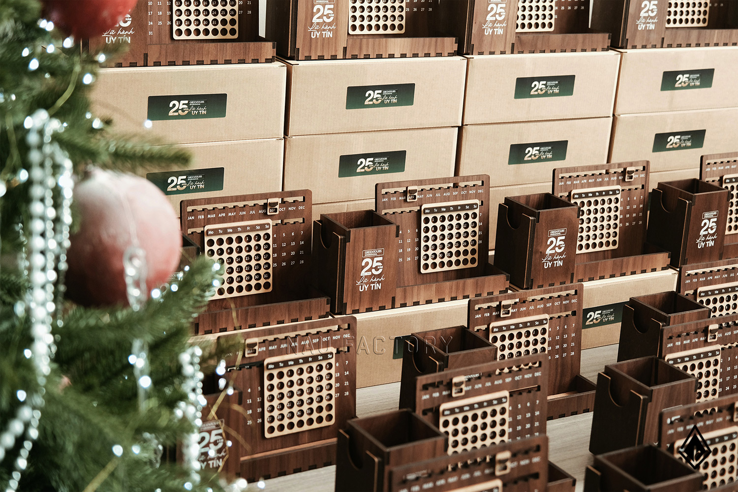 lịch gỗ vạn niên