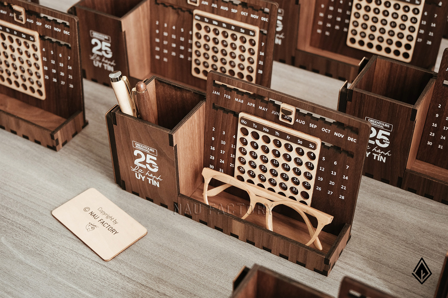 lịch gỗ vạn niên