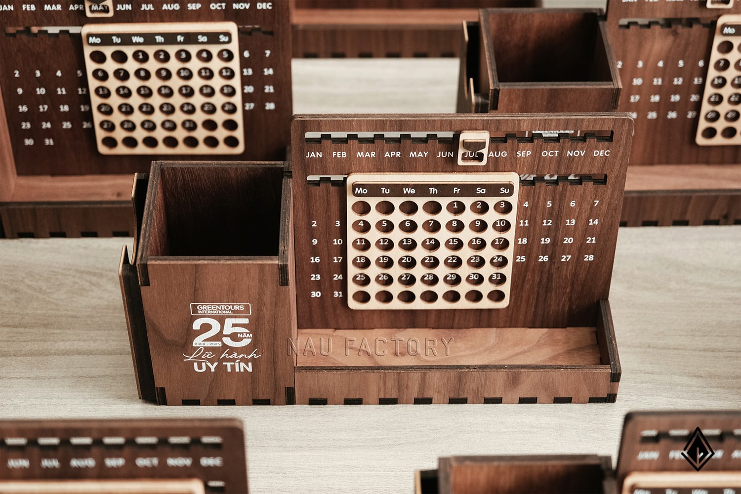 lịch gỗ vạn niên