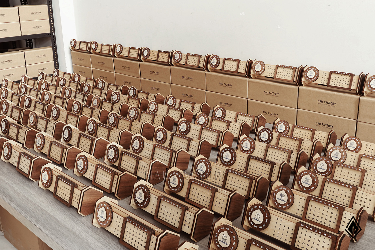 lịch gỗ vạn niên