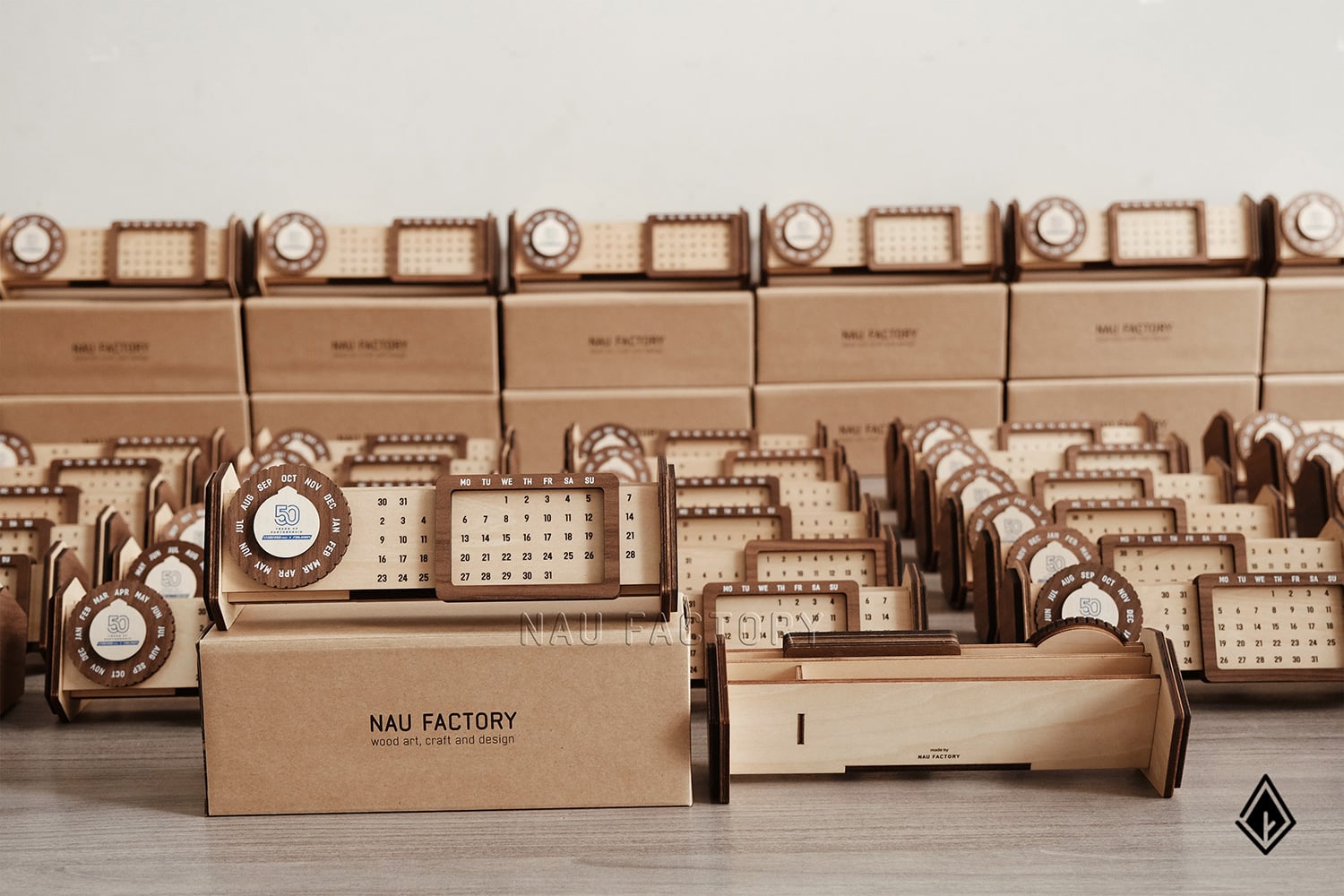 lịch gỗ vạn niên