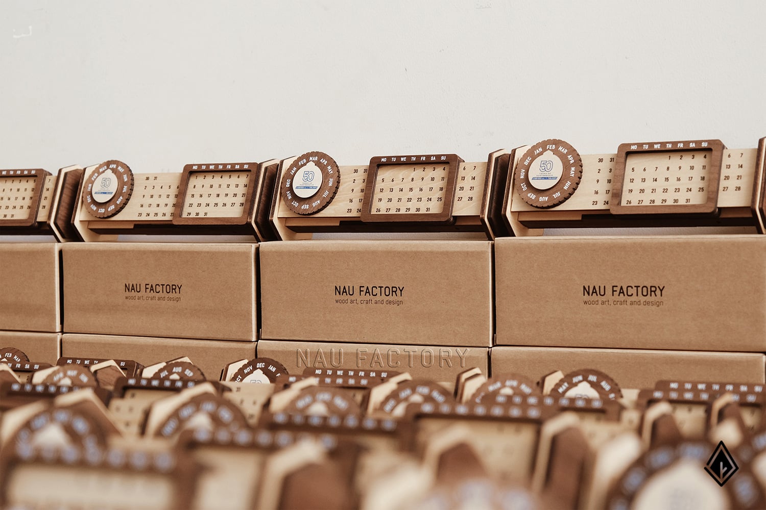 lịch gỗ vạn niên