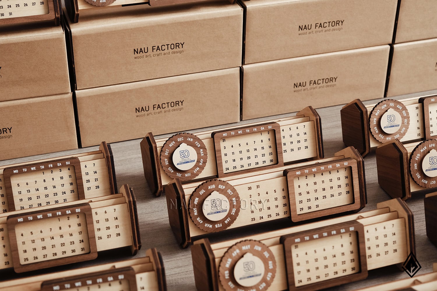 lịch gỗ vạn niên