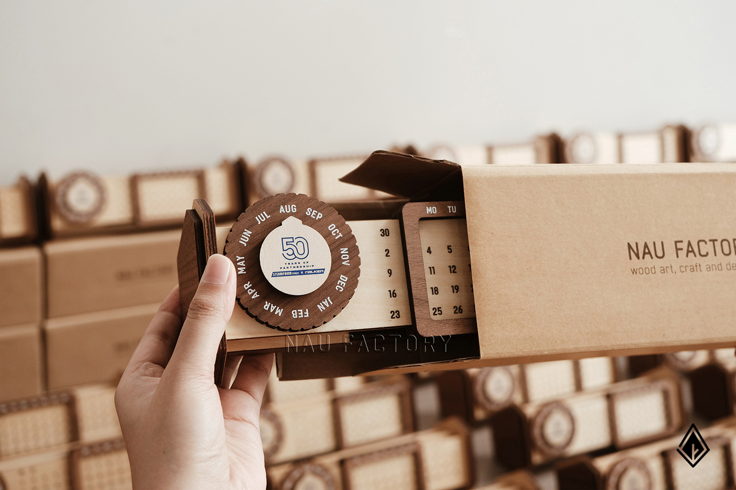 lịch gỗ vạn niên