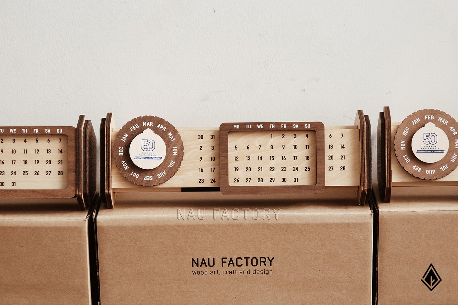 lịch gỗ vạn niên