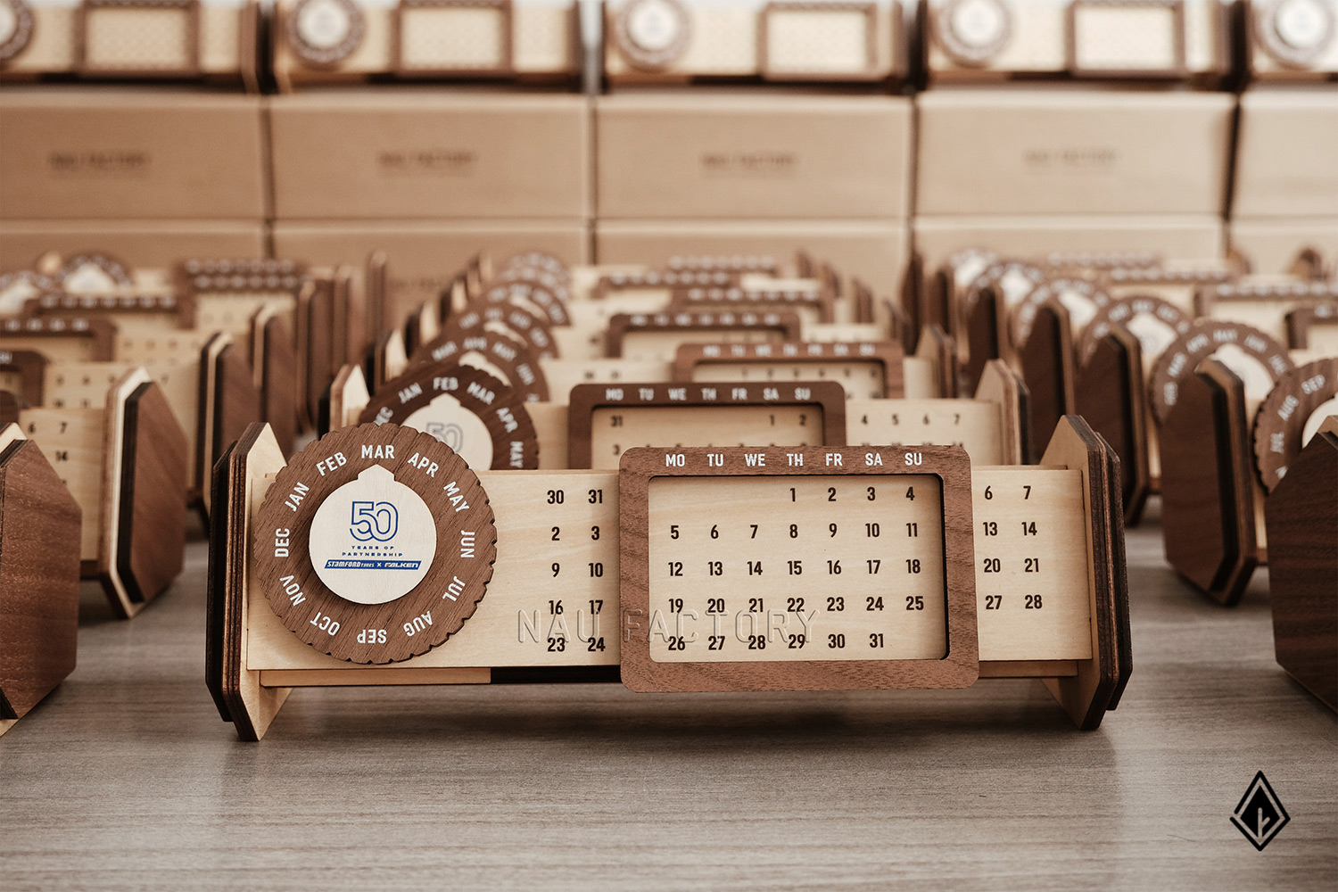 lịch gỗ vạn niên