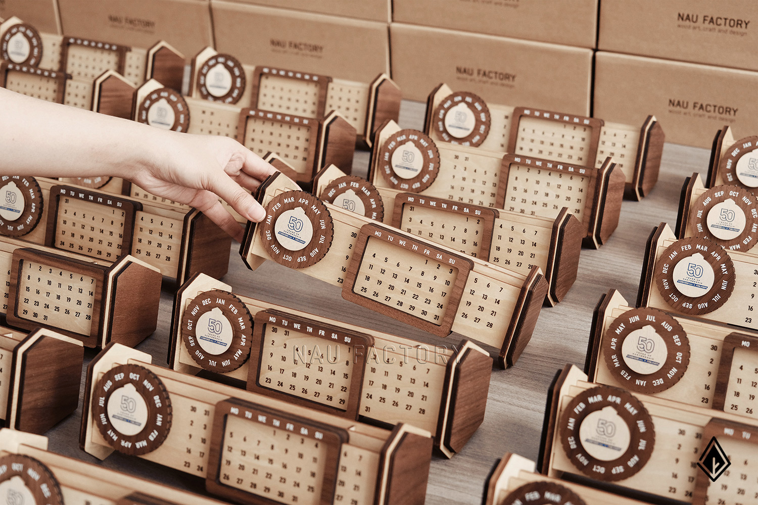 lịch gỗ vạn niên