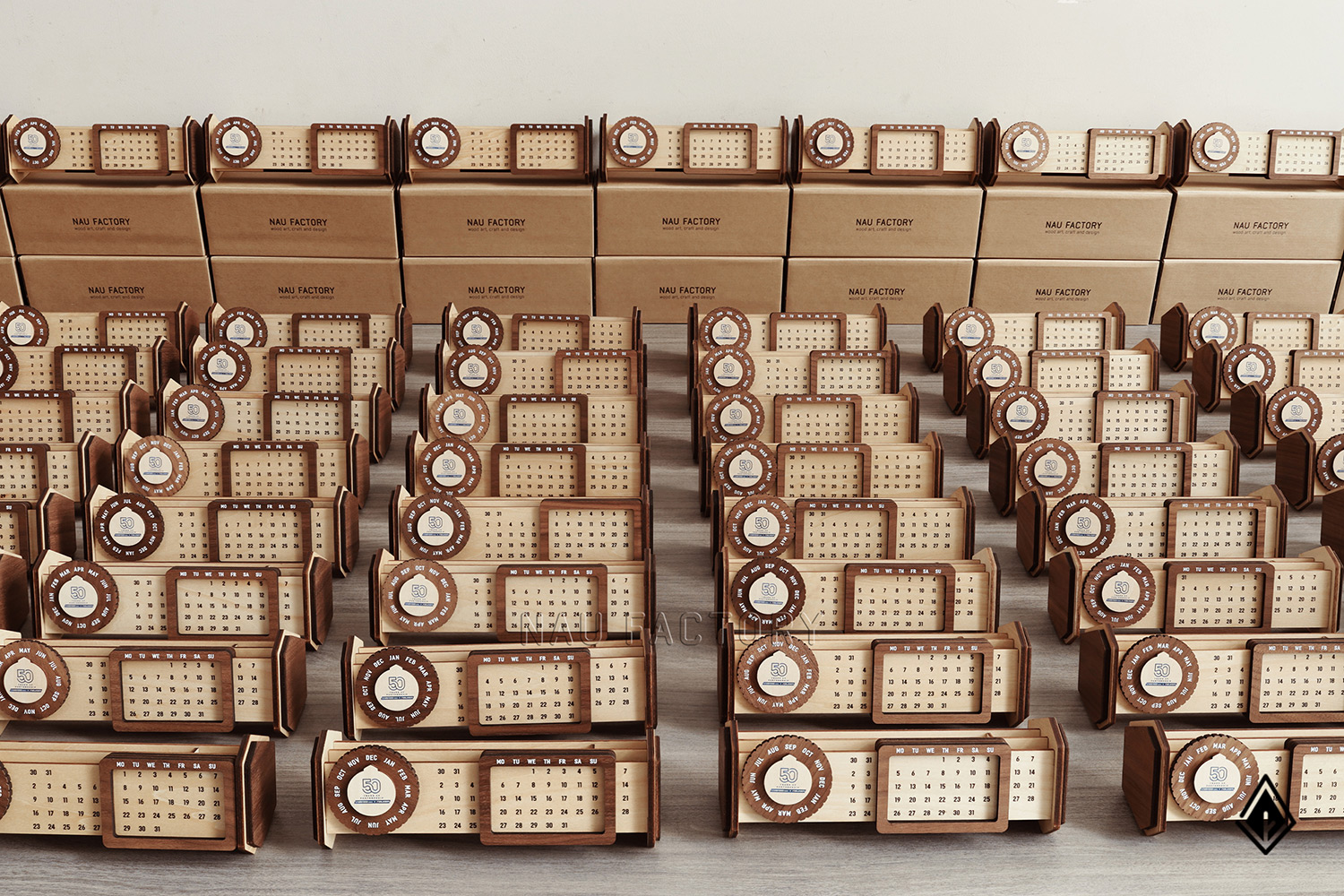 lịch gỗ vạn niên