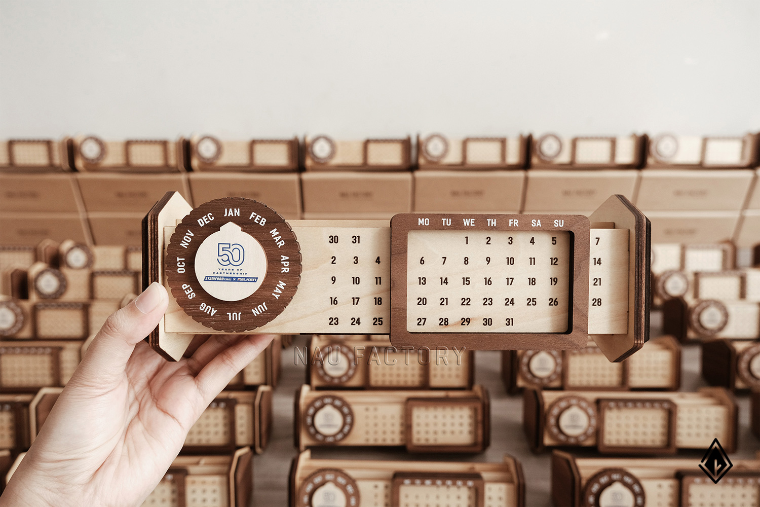 lịch gỗ vạn niên