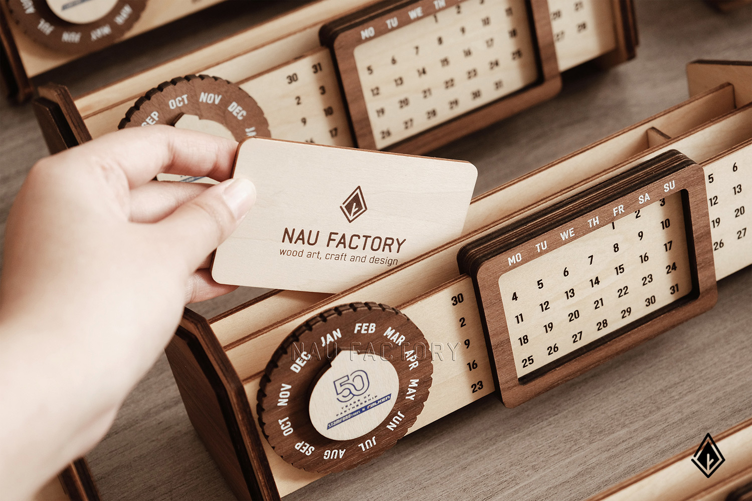 lịch gỗ vạn niên