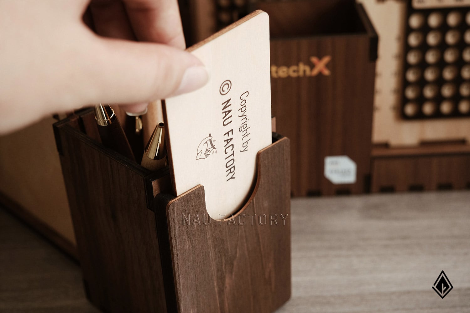 set lịch vạn niên và móc khóa gỗ