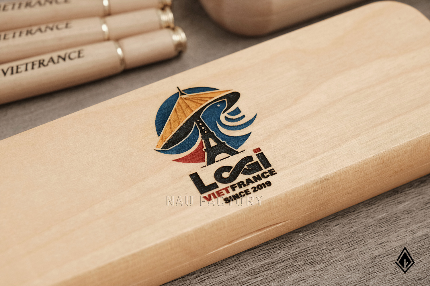 Set bút và hộp bút gỗ