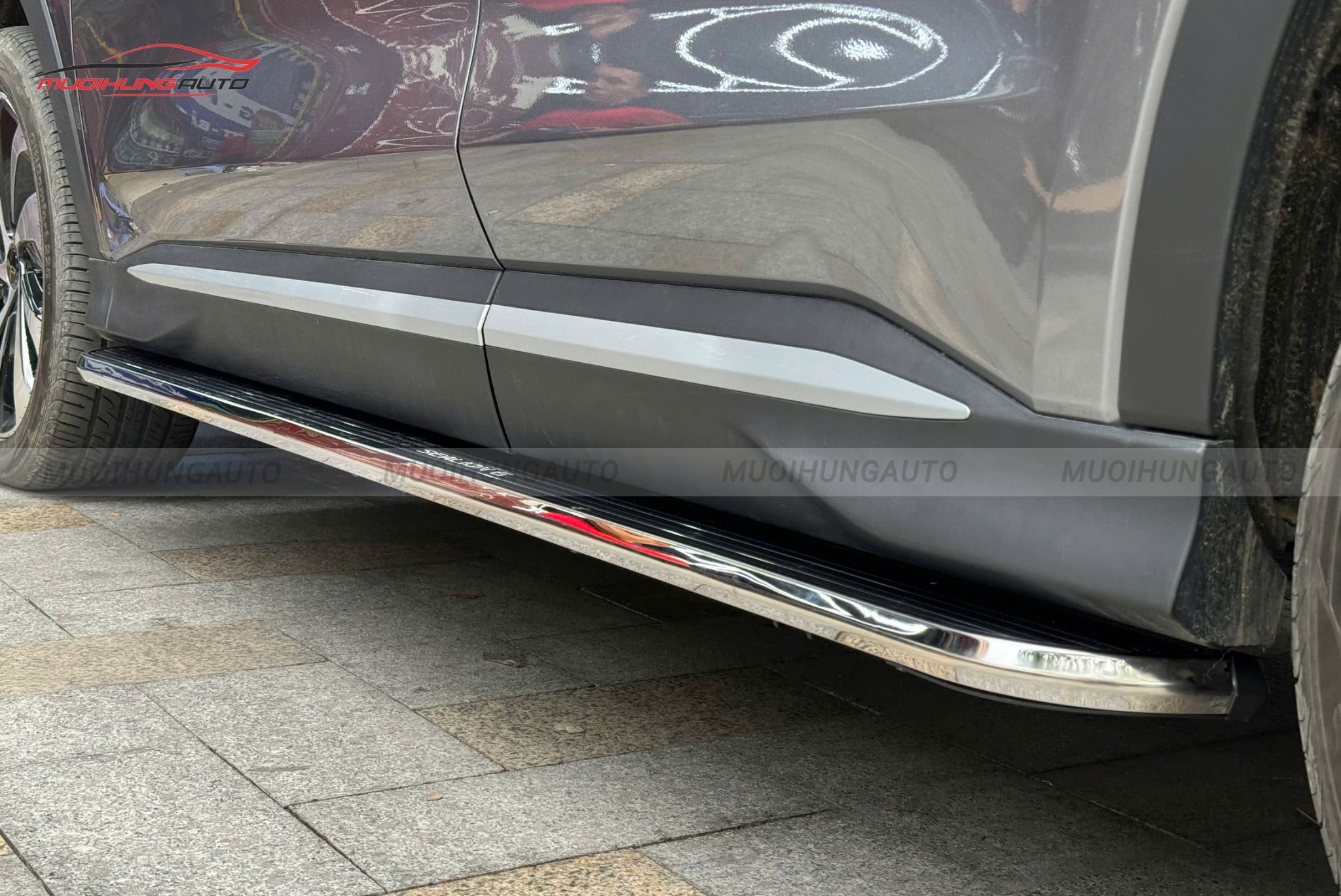 Bệ lên xuống xe BYD Sealion 6