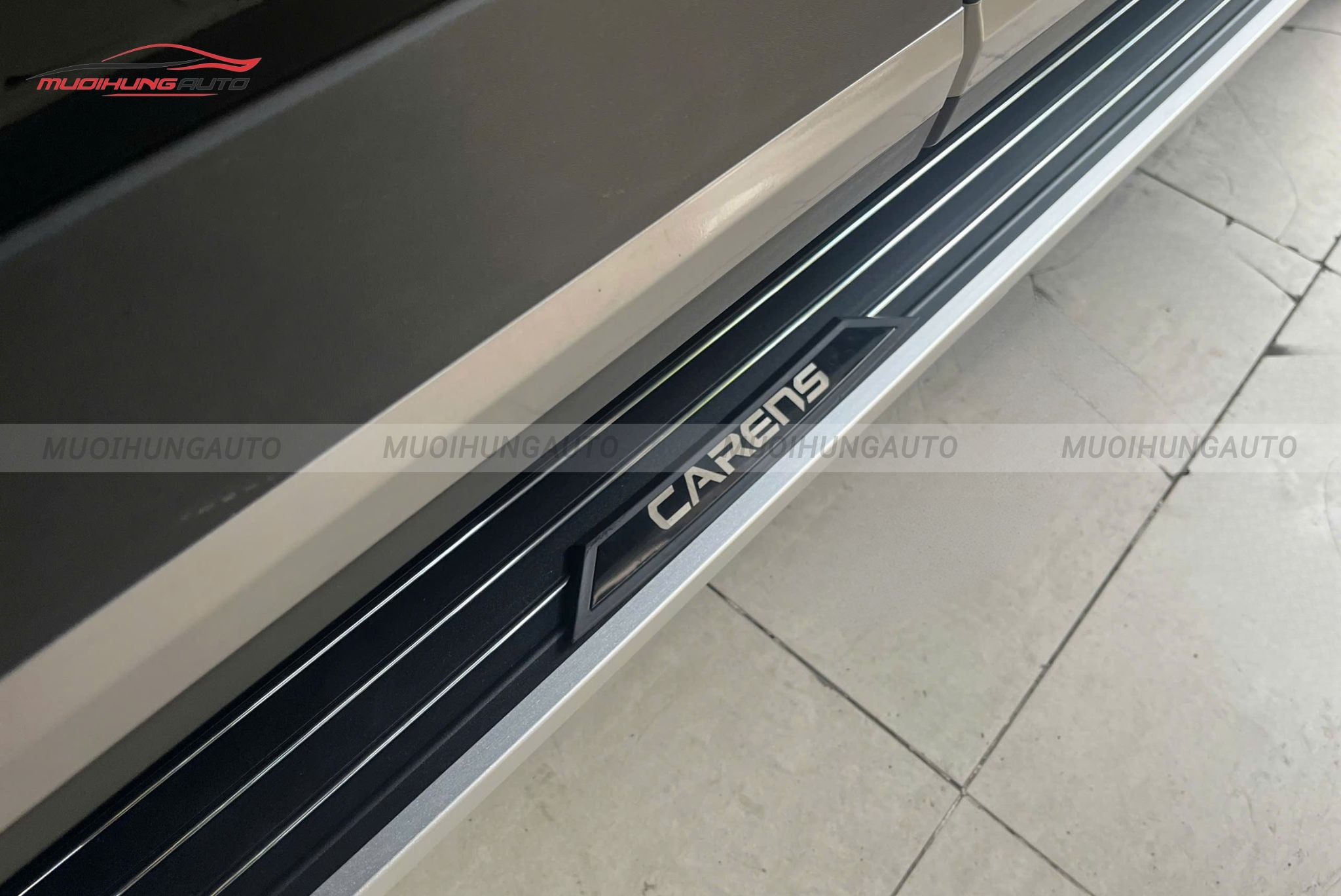 Bệ lên xuống xe Kia Carens