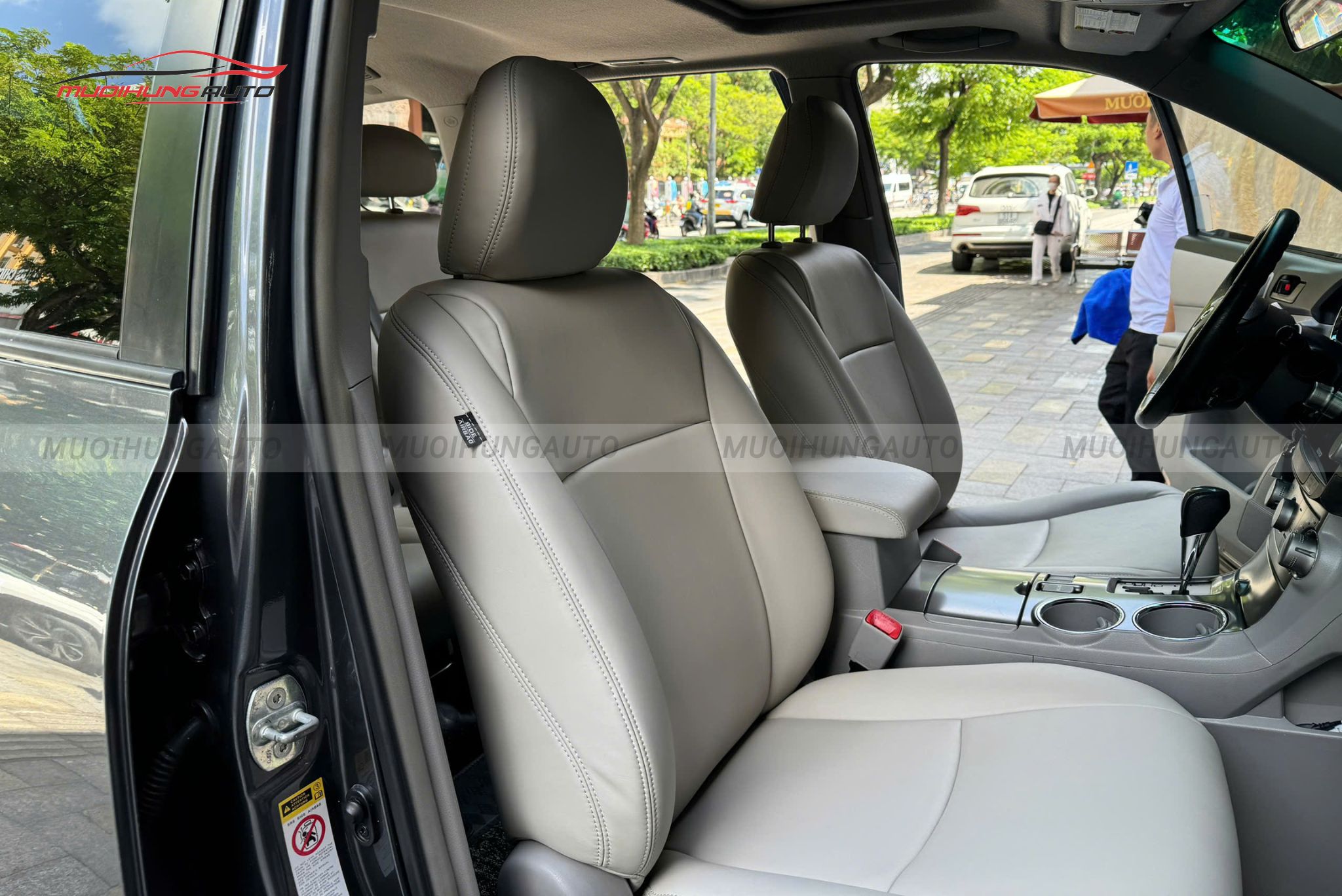 Bọc ghế da cho Toyota Highlander 2011