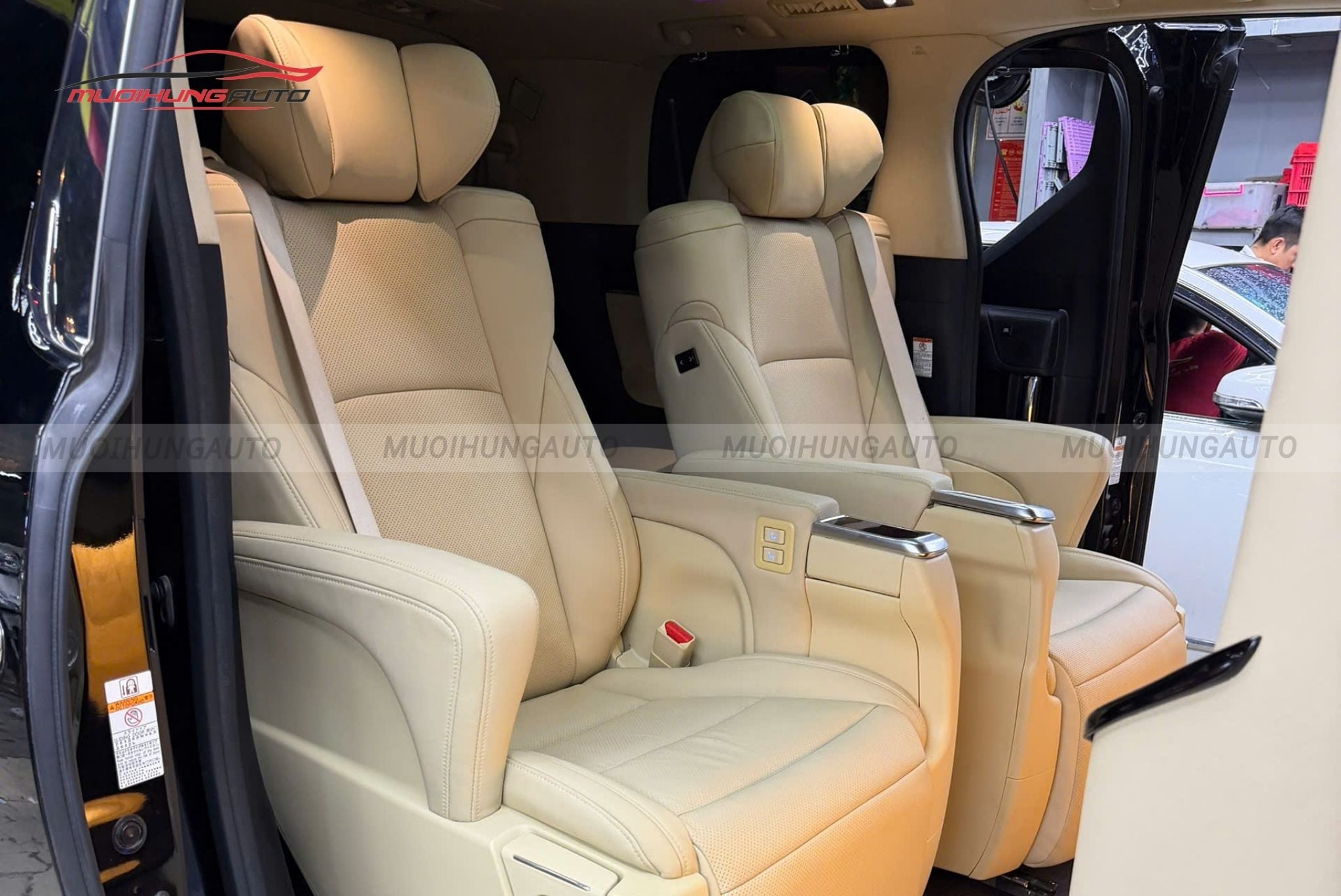 Bọc ghế da cho xe Toyota Alphard 2017